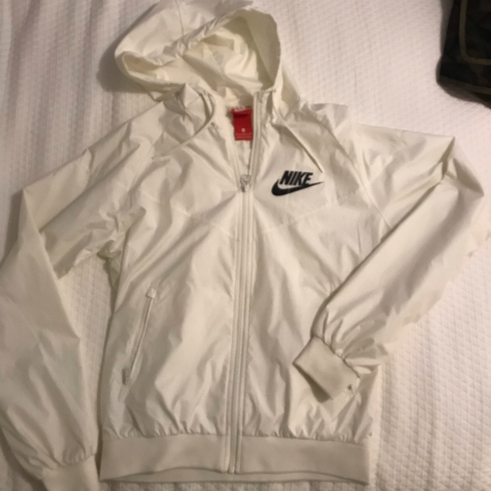 Nike women’s windbreaker
